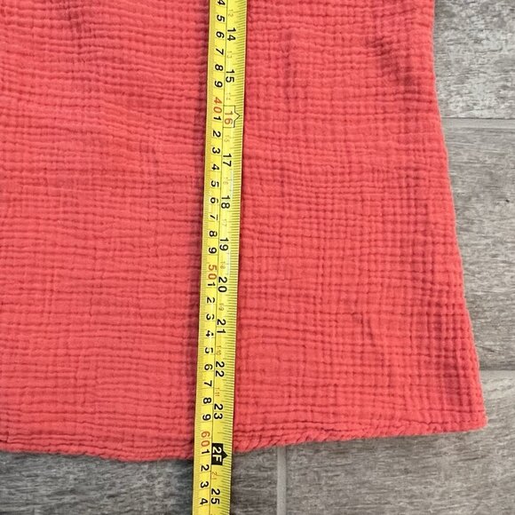 Isabel Maternity Women's Short Sleeve V Neck Gauze Top Size Large Coral Roll Tab - Picture 6 of 6